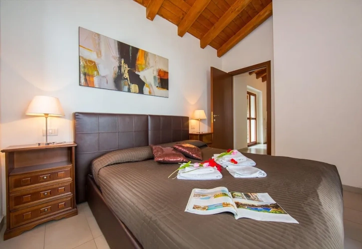 5 Bedrooms Family Villa