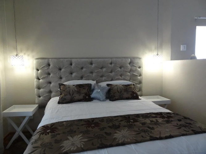 Die Olyfhuis Over view