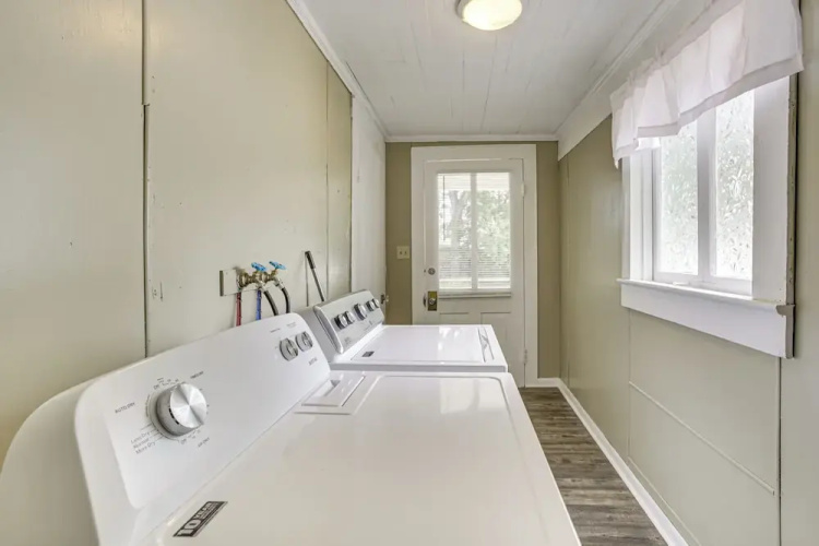 Walk to Restaurants & Shops: Dtwn Franklin Retreat