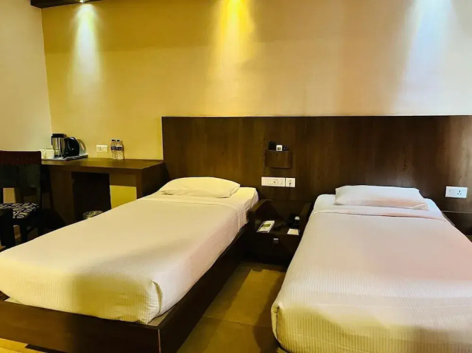 Pla Rathna Residency