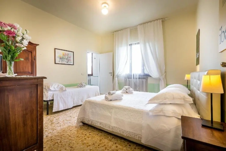 Standard Quadruple room with view