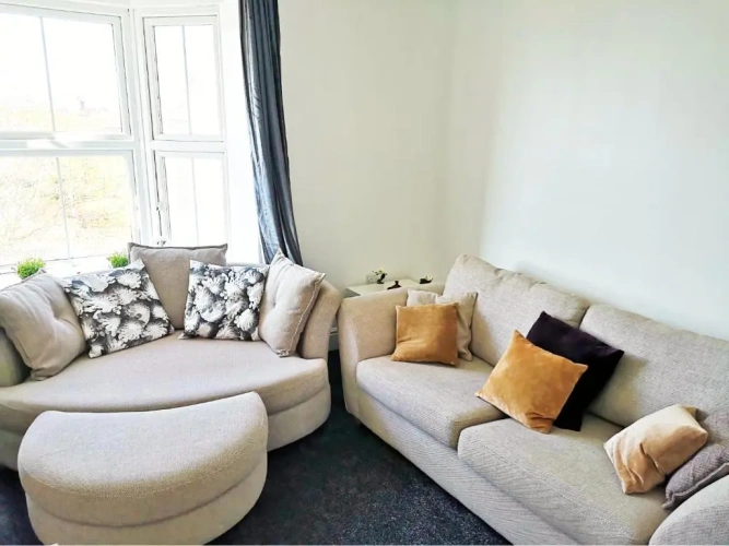 2 Bedrooms Apartment