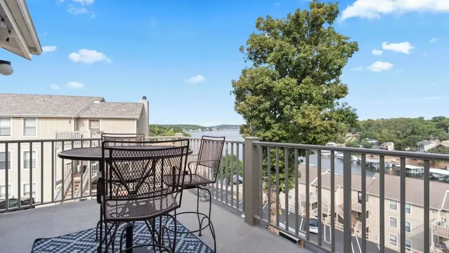 Indian Pointe Lake View Pets!