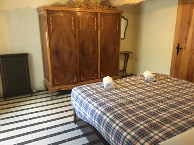 4 Bedrooms Cottage