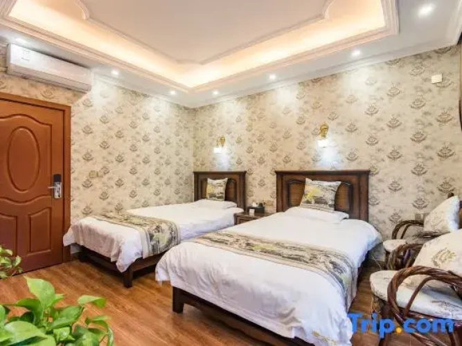 5 Bedrooms Suite