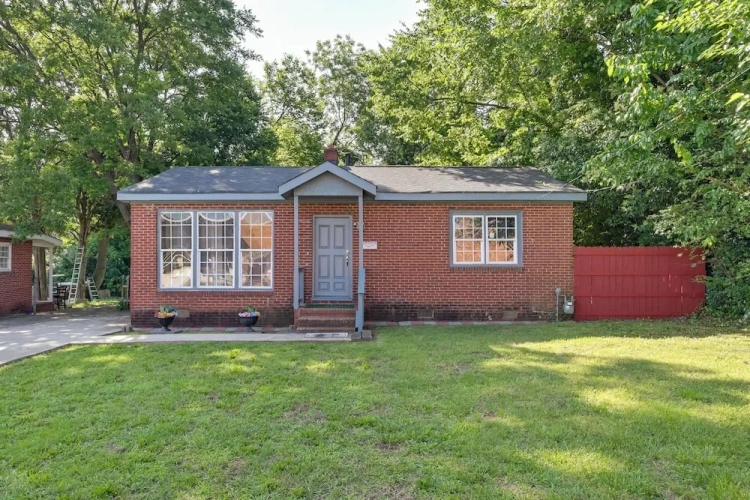 3 Bedrooms Cottage