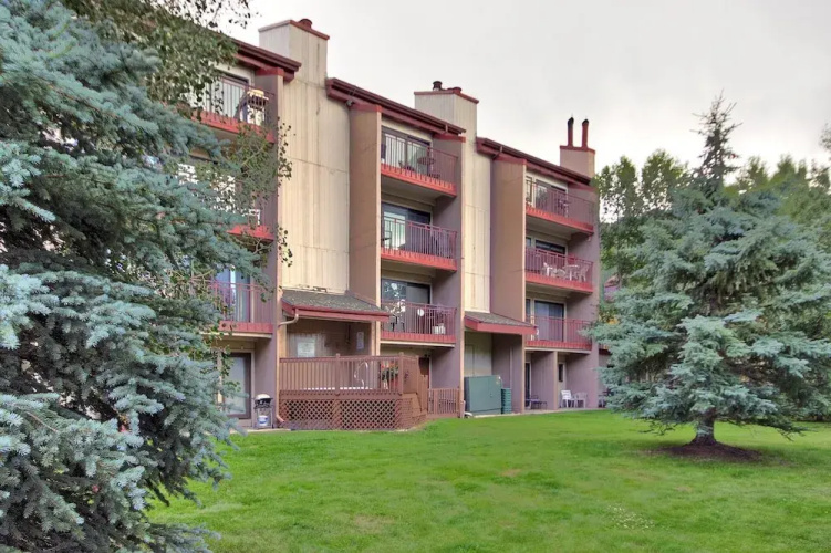 Excellent Views From This Mountain Side Condo - PG107 by Redawning