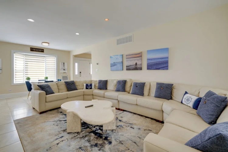 5 Bedrooms Cottage