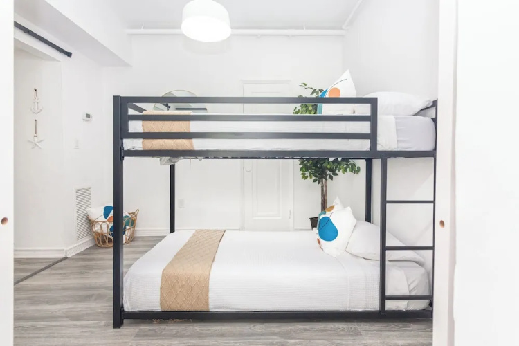 West Deco Boutique Apartments