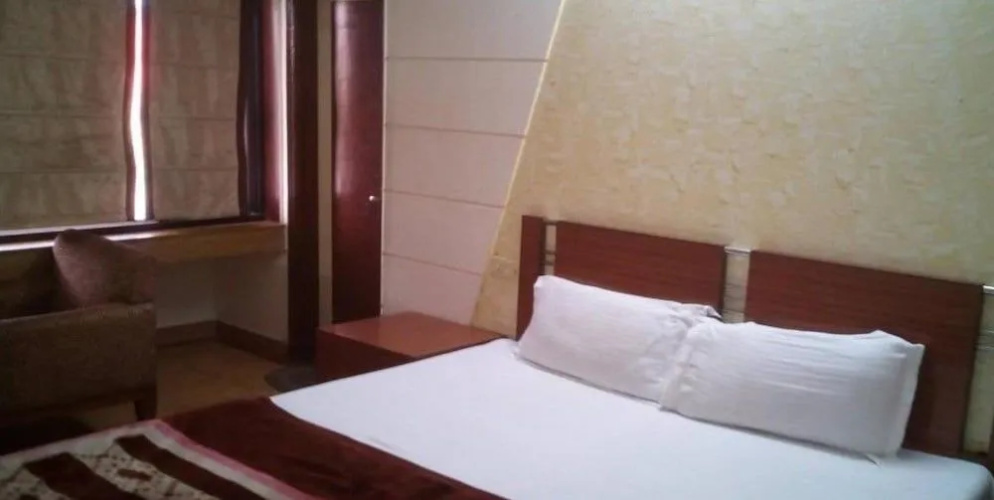 Hotel Sukh Sagar 44