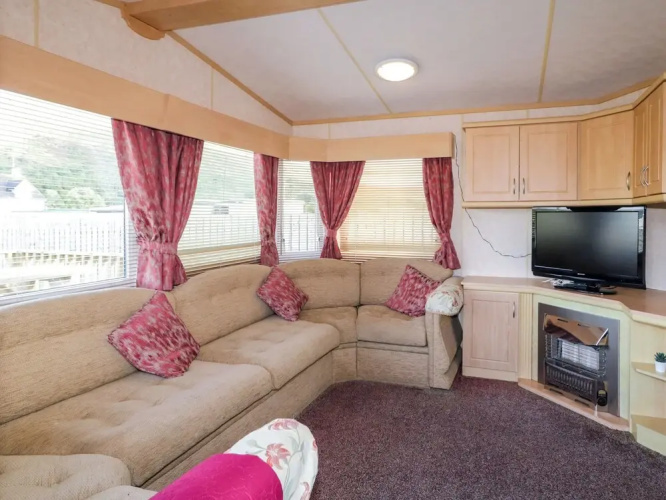 Meric Stone Holiday Lets Caravan 2