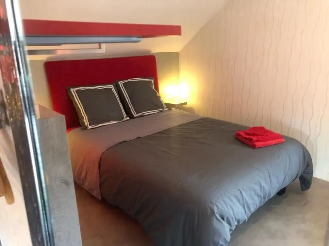 Standard Double room with city view