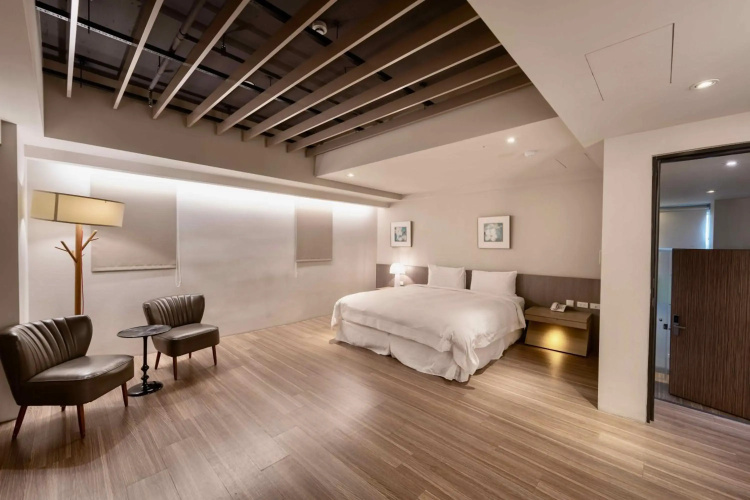 No. 9 Hotel