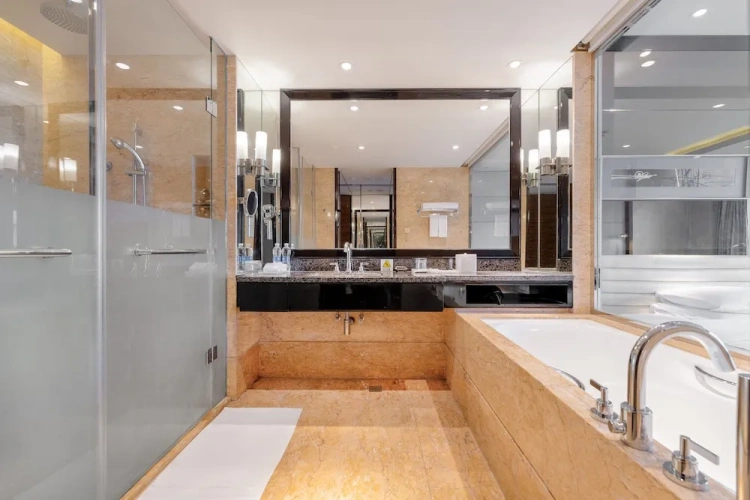 Standard Double room with city view