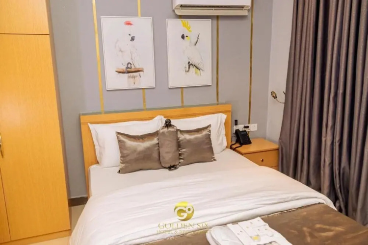 Golden Six Hotel & Restaurant