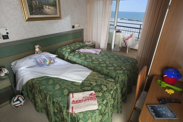 Standard room with sea view