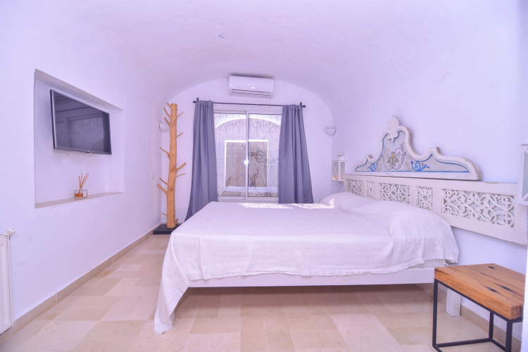 Airbetter - Fabulous Stay at Villa Skander Hammamet with Pool