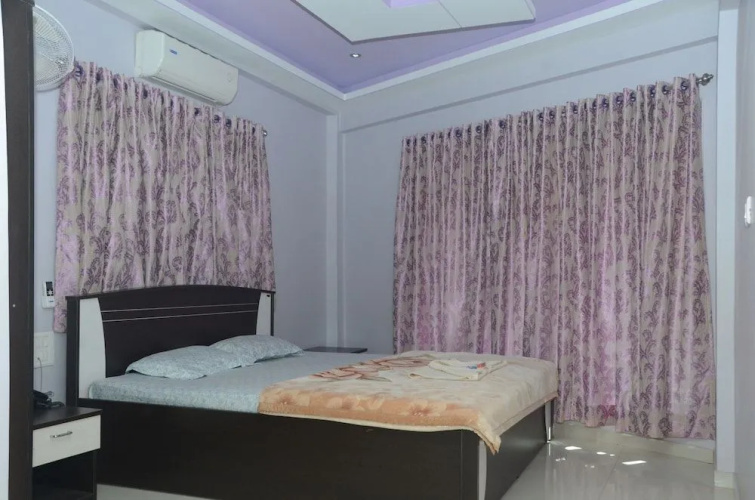 HariS Hotel Seawood
