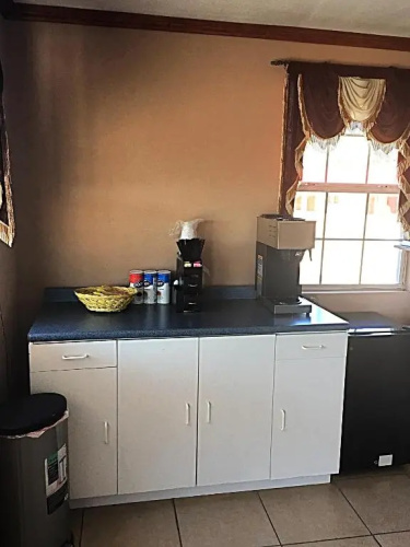 Budget Inn