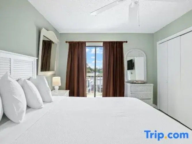 2 Bedrooms Villa