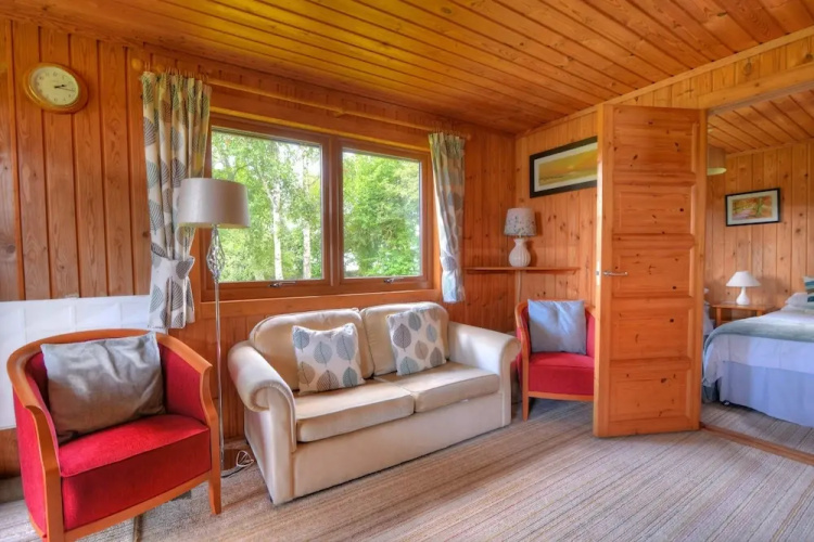 4 Pinewood Retreat