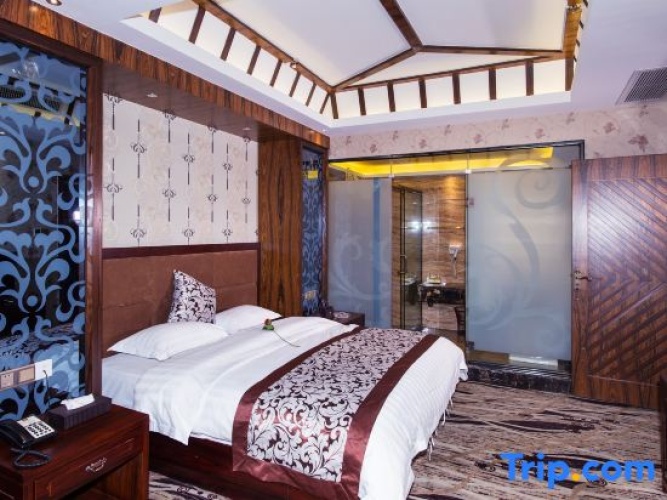 Business Quadruple Suite