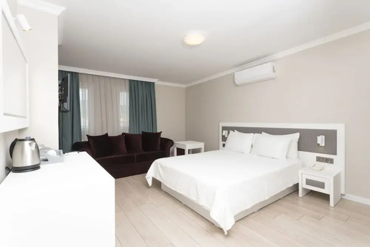 Bay Nihat Lale Otel