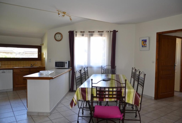 2 Bedrooms Cottage