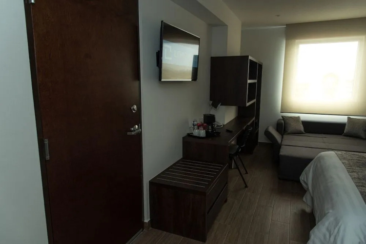 Lithio Hotel