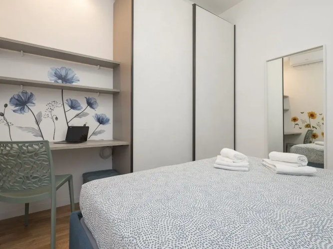 Bilocale con Balcone in Zona Nolo