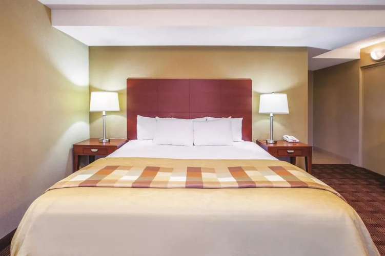 La Quinta Inn & Suites Canton