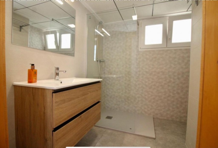3 Bedrooms Apartment
