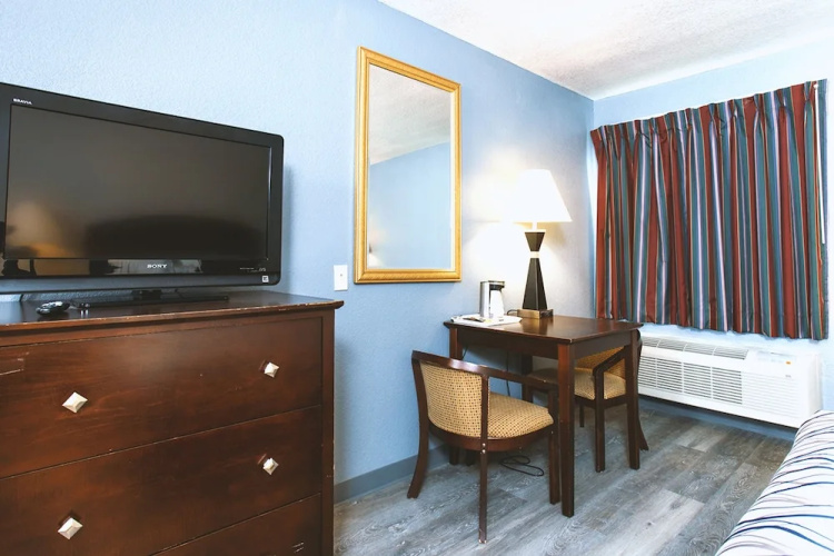 Comfort Inn North