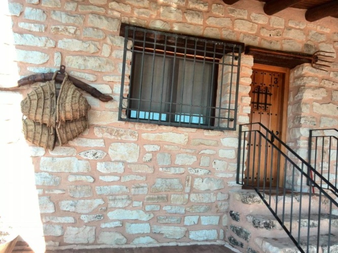 2 Bedrooms Cottage