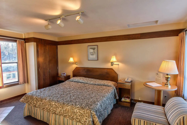 Islands Inn