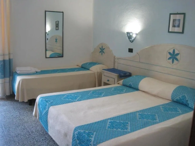 Standard Triple room with balcony