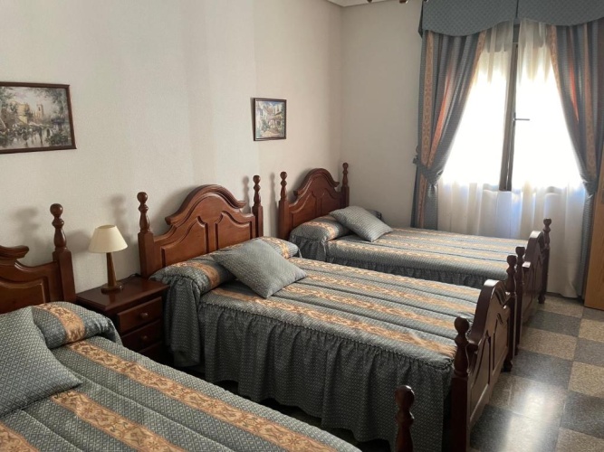 Standard Triple room