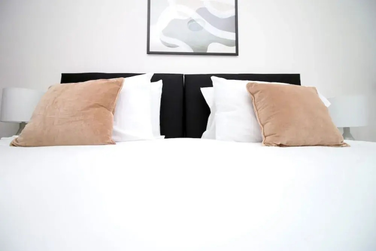 Tŷ Suites Aparthotel