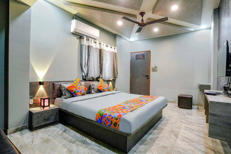 Fabhotel Viva House
