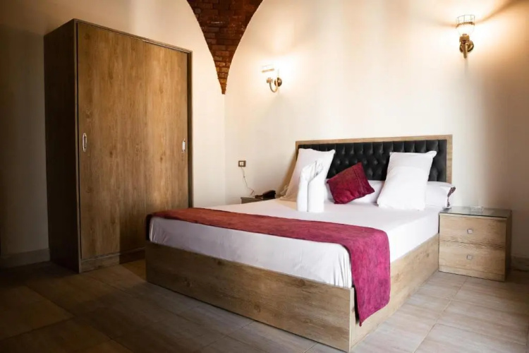 Heru Pyramids View Hotel