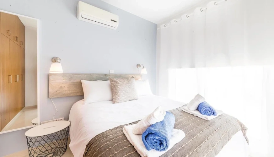 4 Bedrooms Villa