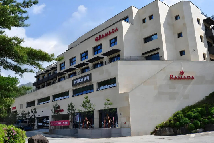 Ramada Resort By Wyndham Mungyeongsaejae - 김천시