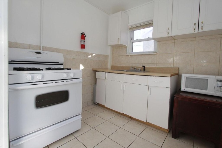 3 Bedrooms Apartment