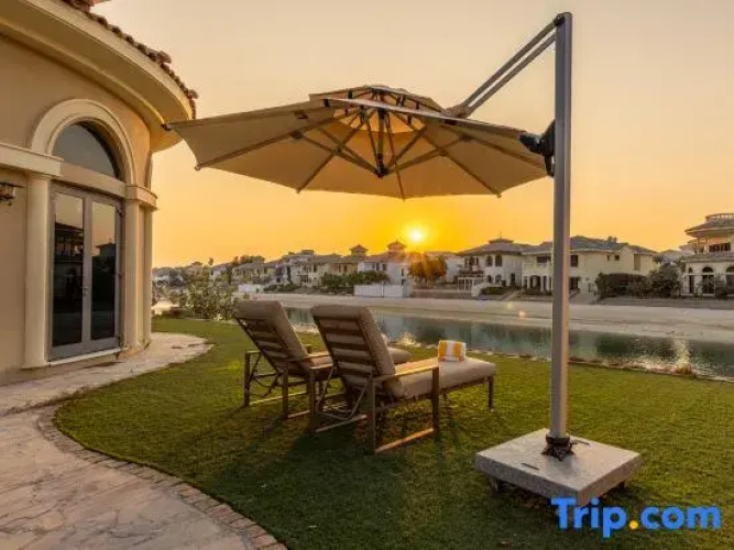 Luxury 5BR+M Private Villa | Direct Beach Access
