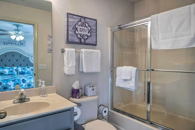 2 Bedrooms Apartment