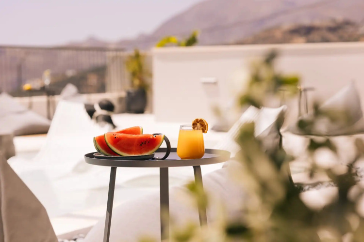 Mirthea Suites