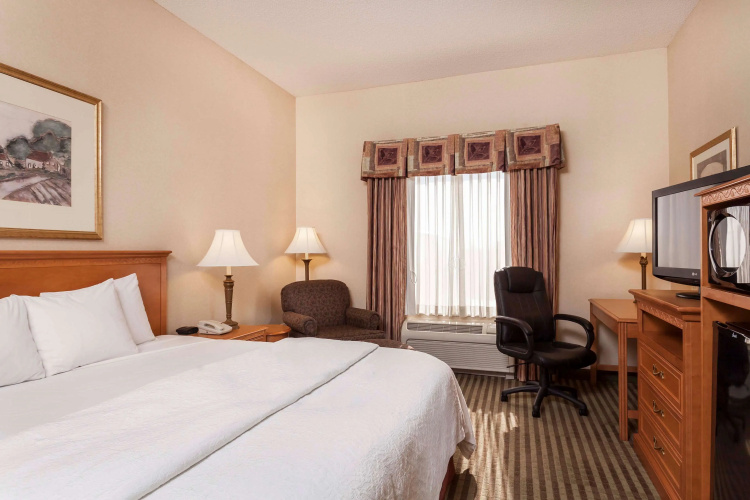 Hampton Inn & Suites Addison
