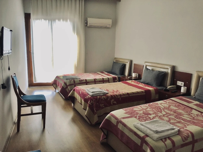 Otel Yaşar