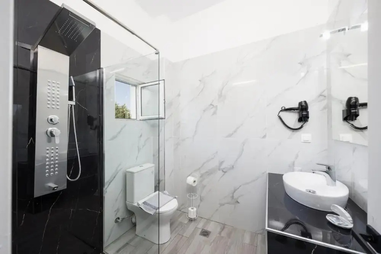 Kosmas Apartments
