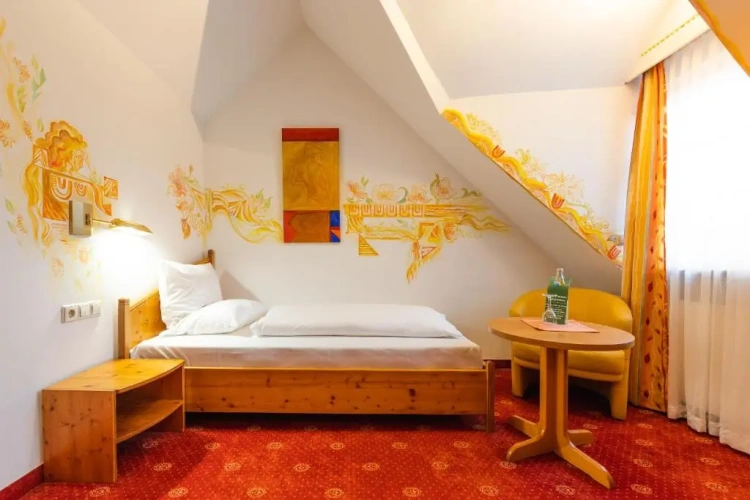 Deluxe Single room